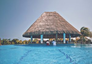 resort-846075_960_720